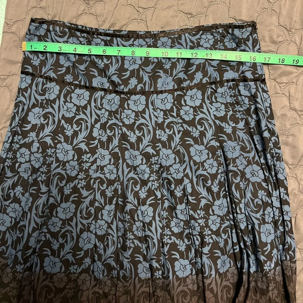 Coupe collection midi a-line skirt. Size 10 - Picture 4 of 6